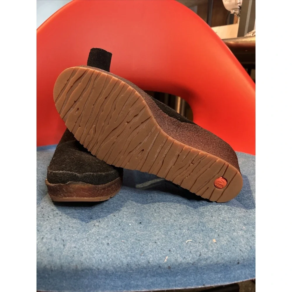 MERRELL Size 9.5 Suede Wedge Heel Tremblant Buckle Platform Boots Ankle Booties